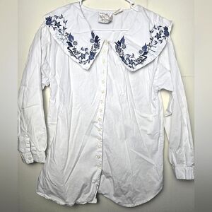 Women's Vintage Ninon De Lenclos Embroidered Floral Button Down, Size Small